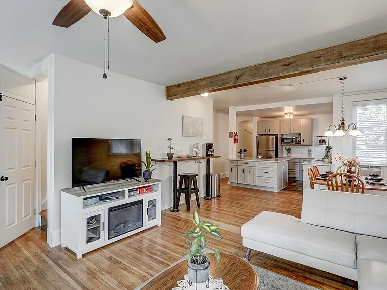 637 E Orange St #2 — Photo 16