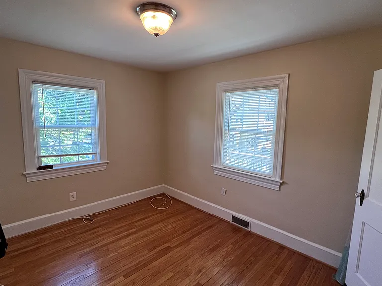 429 N Jackson St — Photo 17