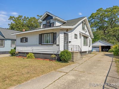 2240 Howden St, Muskegon Heights, MI, 49444