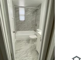 137 Ivanhoe St SW, Washington, DC 20032