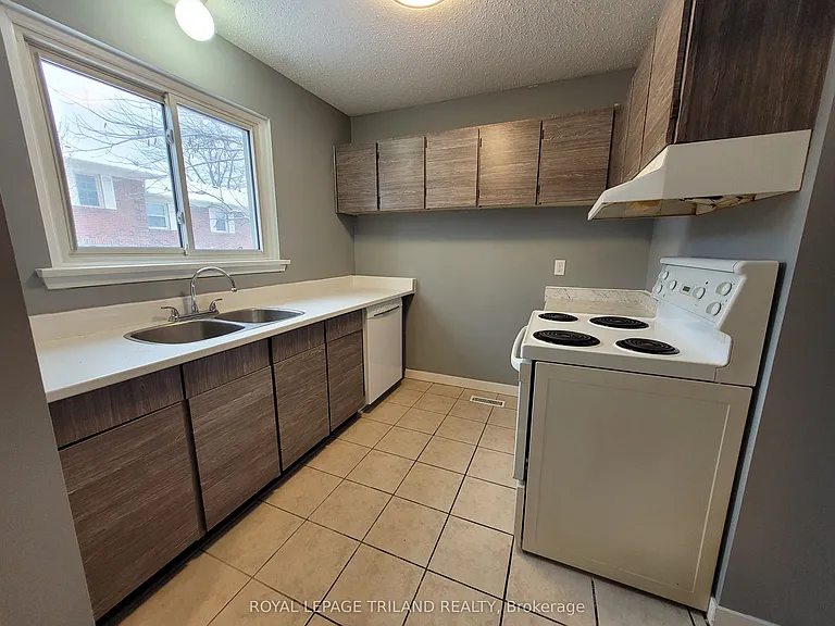 358 Homestead Ct #7 — Photo 15