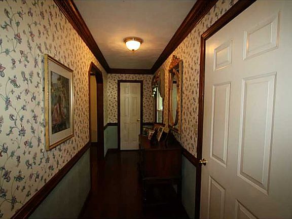 5th image of 1004 Baydon Ln