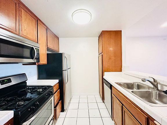 5th image of 11806 Venice Blvd APT 103