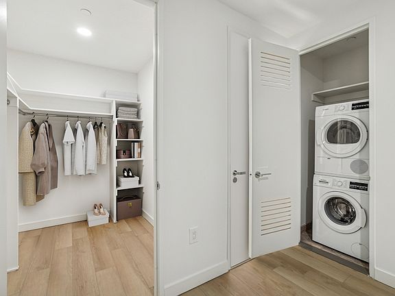 4th image of 20 Broad St APT 1907