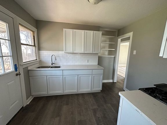 5th image of 2872 S 7th St