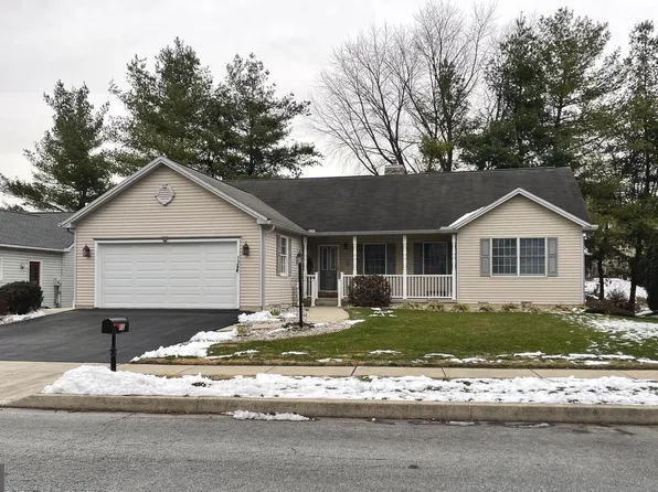 12 Sweet Arrow Dr, Hummelstown, PA 17036