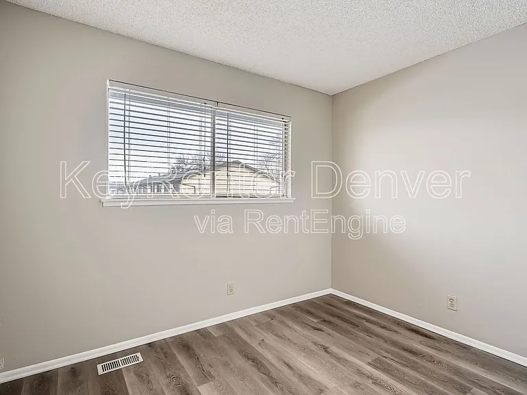 588 S Carr St — Photo 9