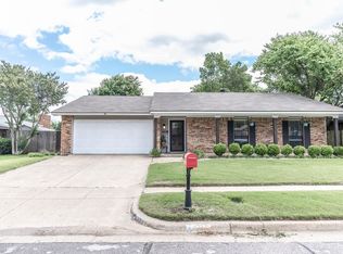 2709 W Treeview Dr, Arlington, TX 76016