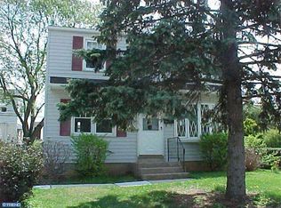 225 W Roland Rd, Brookhaven, PA 19015