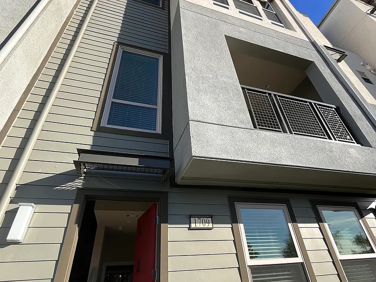 1709 Hazelnut Ln — Photo 76