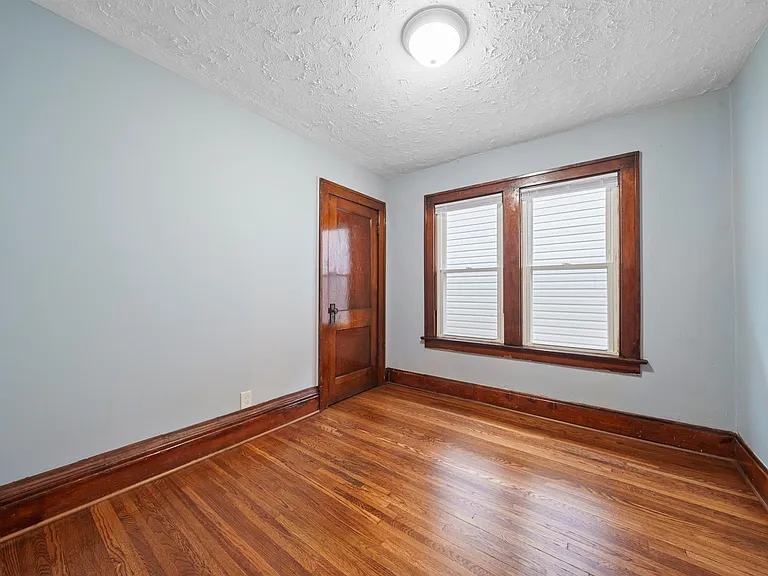 685 E Whittier St — Photo 17