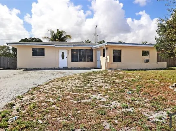 2001 NE 1st Ave, Pompano Beach, FL 33060