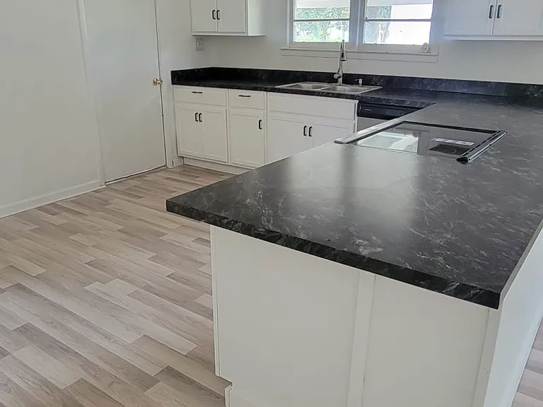 204 Pine St — Photo 8