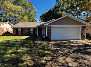 300 Club Ln, Conway, AR 72034