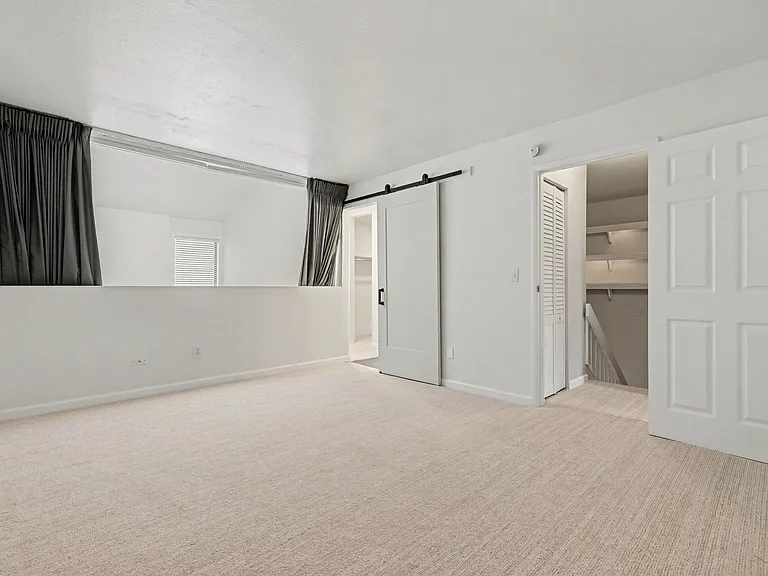 1050 S Monaco Pkwy #49 — Photo 12