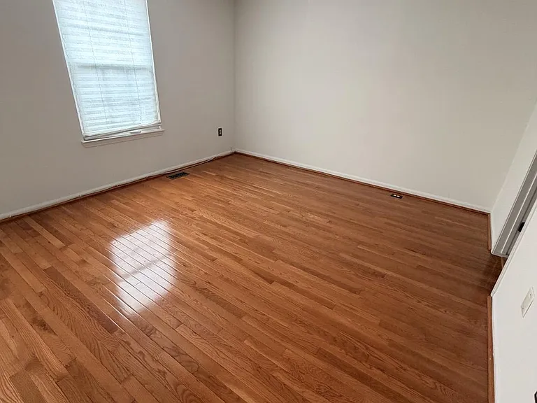 15765 Haynes Rd — Photo 10