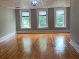 814 1/2 N Main St #0, Pella, IA 50219