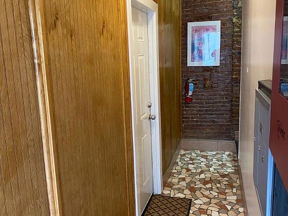 2nd image of 511 W Girard Ave #1