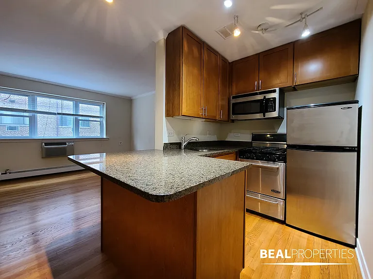 625 W Wrightwood — Photo 7