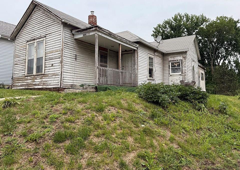 1st image of 2725 Delaware St