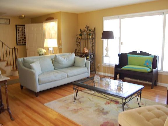4th image of 5268 Marian Dr