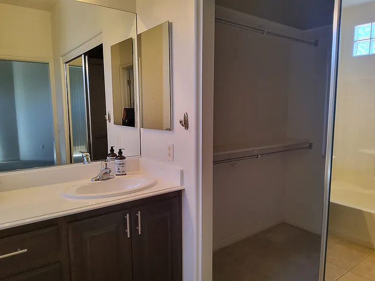 1263 N Spring Valley Dr — Photo 16