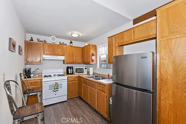 325 W Fairway Blvd — Photo 5