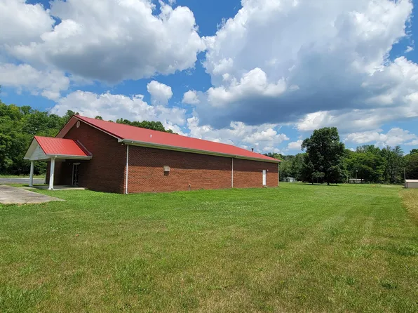 38 Cold Springs Cross Rd, Pikeville, TN 37367