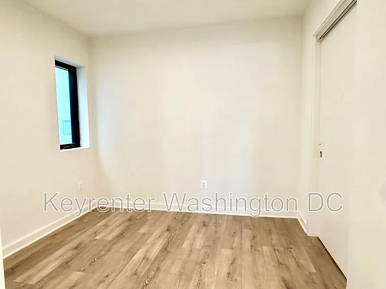1460 Belmont St NW #102 — Photo 8
