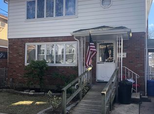 18 Remsen St, Staten Island, NY 10304