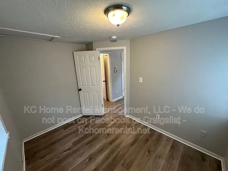 8538 England St — Photo 16