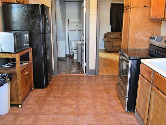 5th image of 508 W Baraga Ave