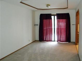 5540 Dove Cir, Lincoln, NE 68516
