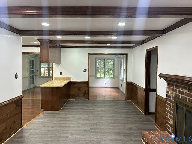 2400 Wildercroft Rd — Photo 3