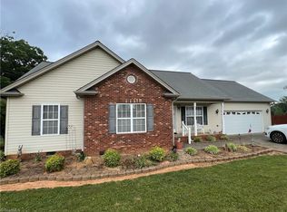 611 Spainhour Rd, King, NC 27021