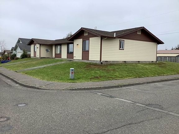 3rd image of 1981 & 1983 Hayes St #1983
