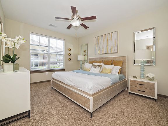 4th image of 9600 Summit Point Dr #123