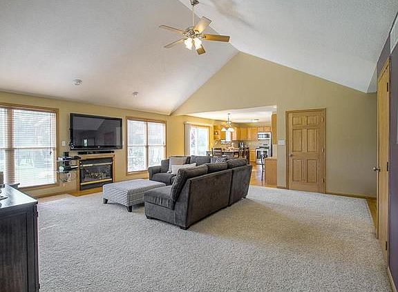 3rd image of 2136 Willow Bend Dr