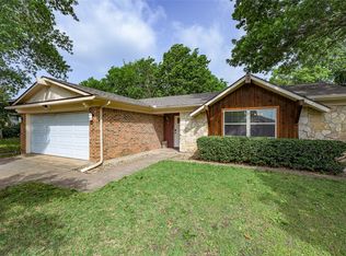 1028 S Idlewild Dr, Sherman, TX 75090