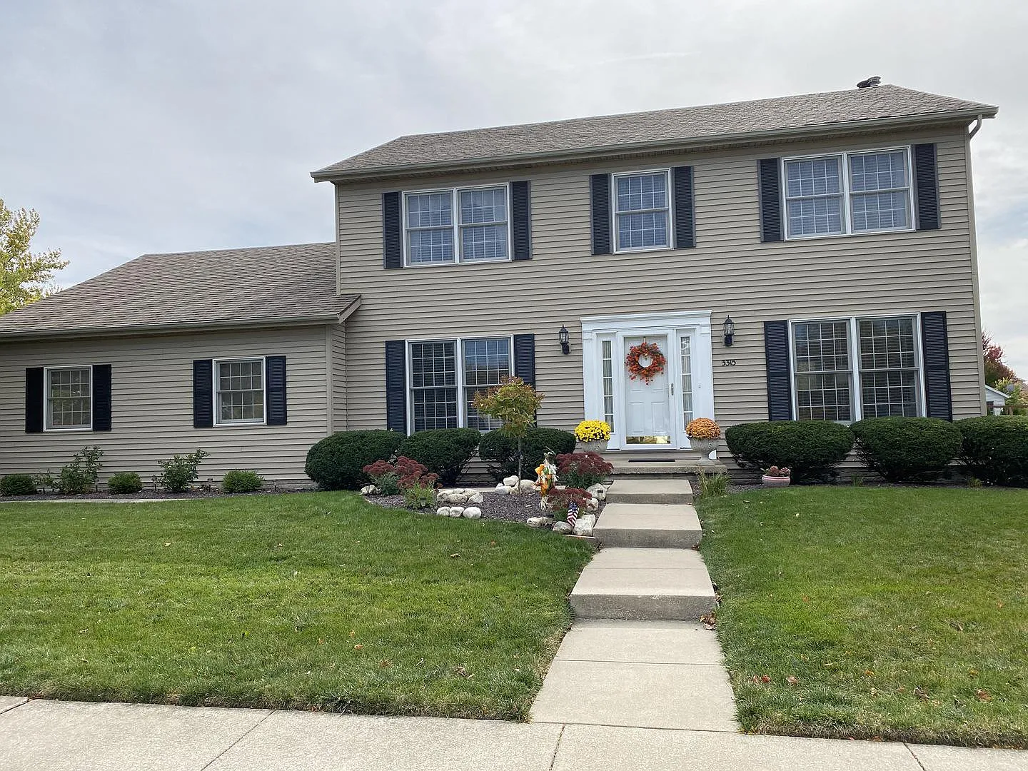 3315 Cumbria Dr photo 1