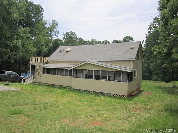 3rd image of 2509 Leroy Ave