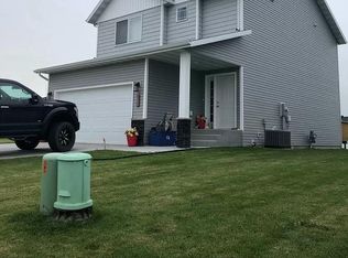 828 Cathy Dr W, West Fargo, ND 58078