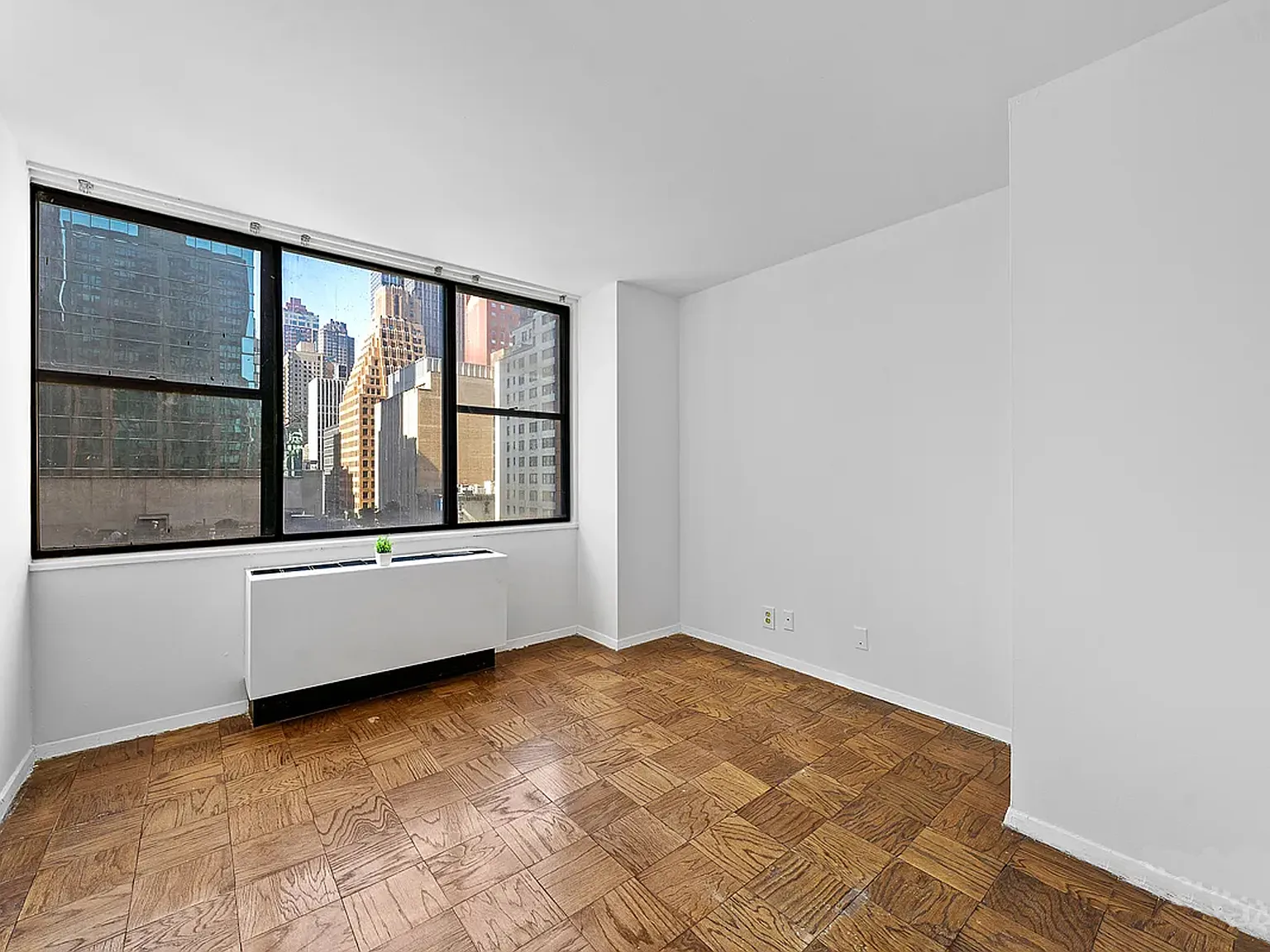 301 East 45th Street — Photo 2