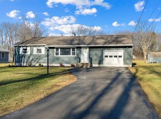 20 Homestead Rd W, Clinton, NY 13323