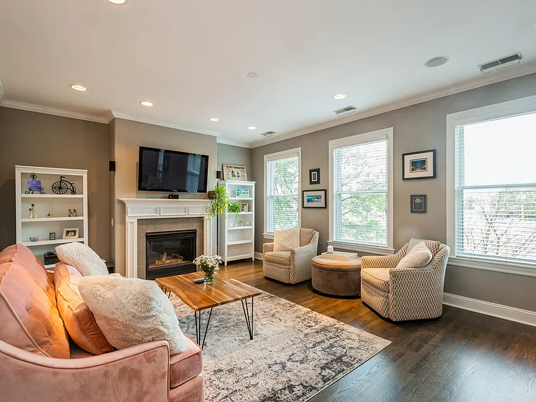 1355 N Mohawk St #3S — Photo 7
