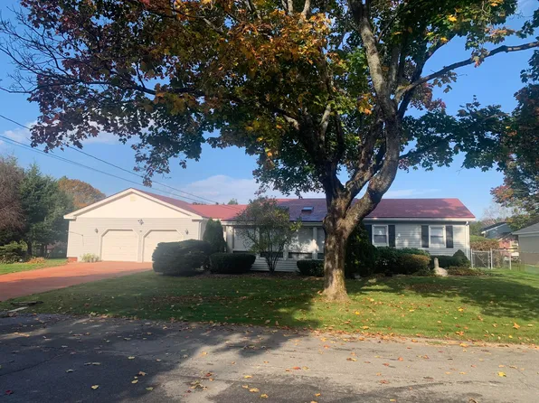 13 Davis Drive, Veazie, ME 04401