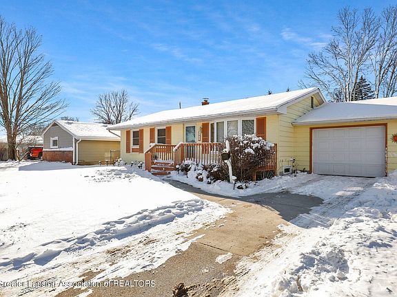 2nd image of 1617 Ravenswood Dr