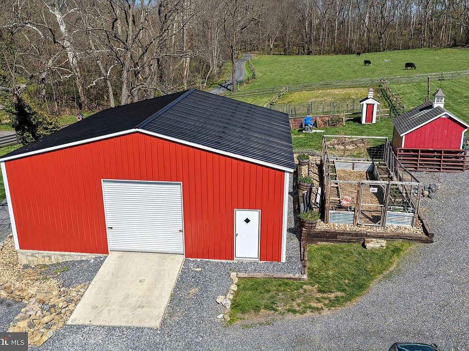 16th image of 989 Swover Creek Rd