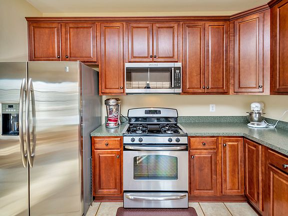 5th image of 9 Piedmont Dr