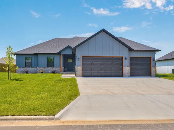 1453 N Collins Drive, Republic, MO 65738